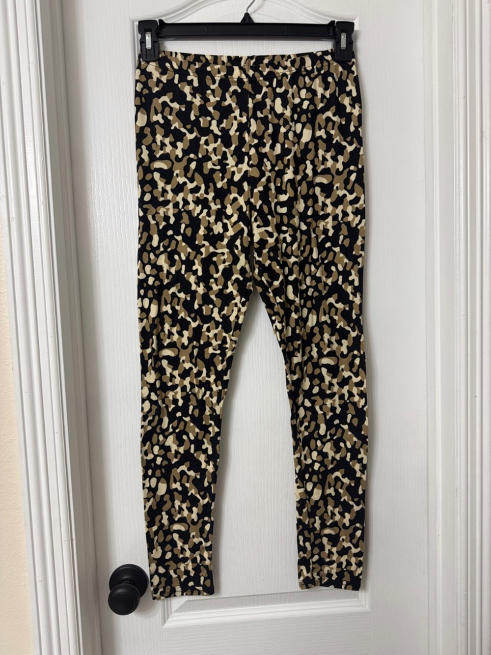 Emma jordan camo cheetah print black tan leggings size L